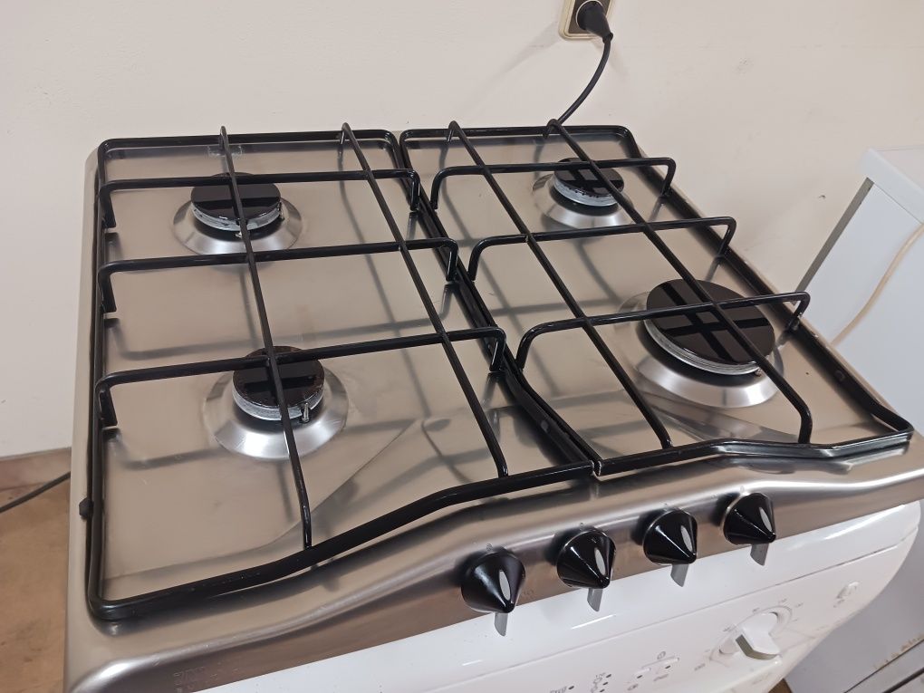 Vendo placa de gas com 4 bicos de isqueiro automático marca zanussi em