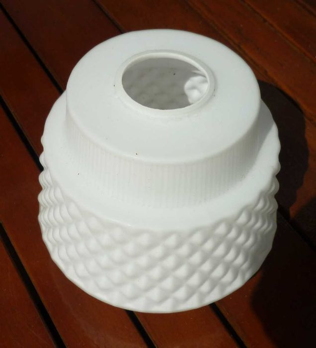 klosz biały ryflowany z czasów PRL