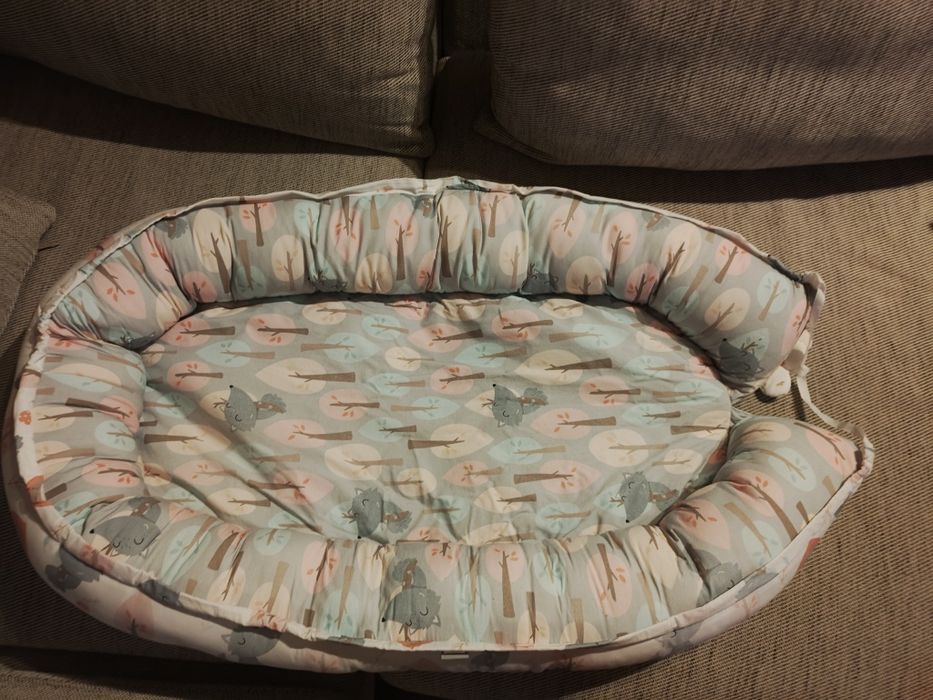 Kokon czerwony kapturek dla niemowlaka