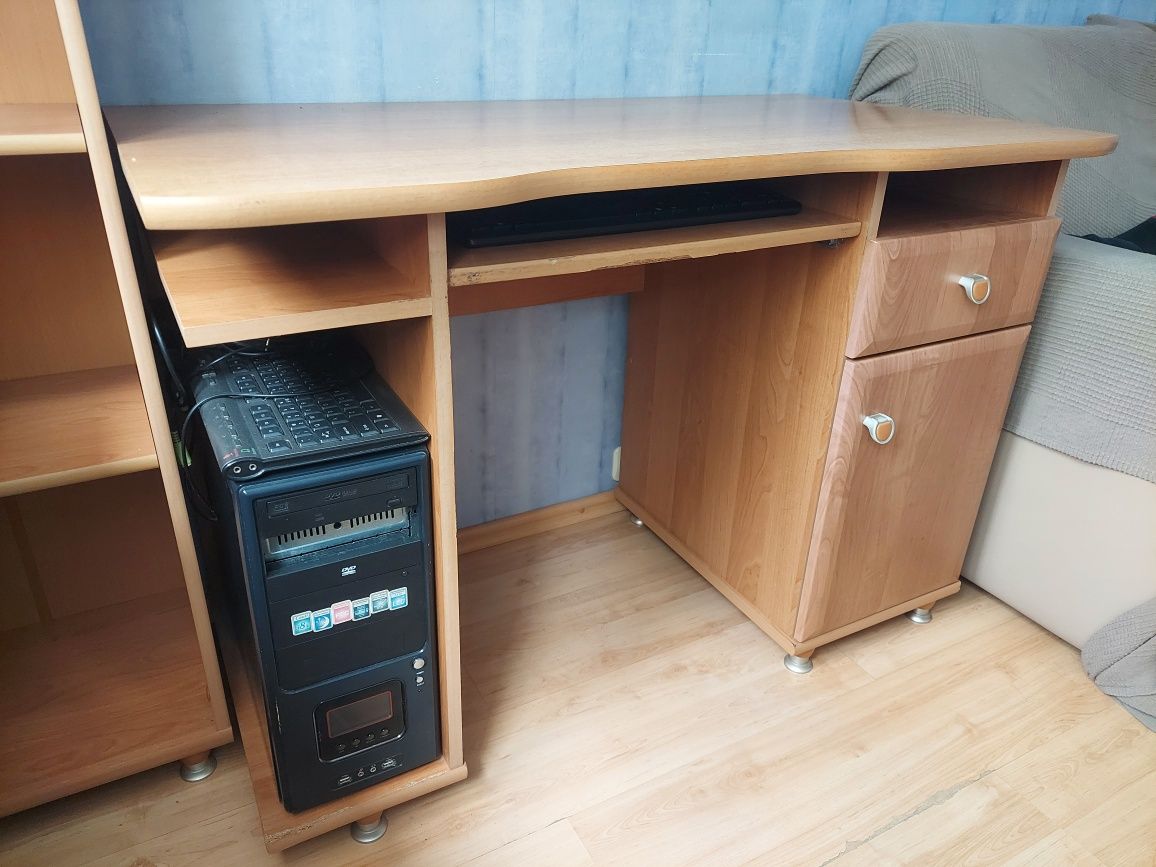 Biurko szkolne z półkami i szufladą