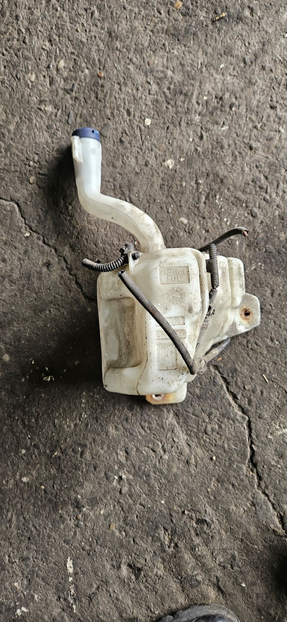 Corsa d Zbiorniczek spryskiwaczy