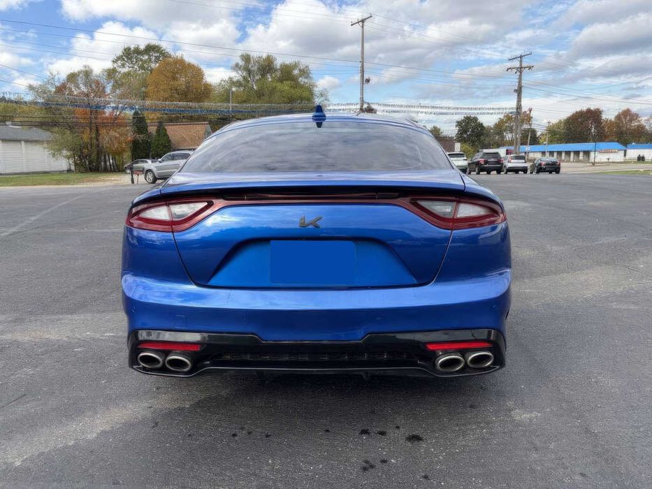 Kia Stinger      2018