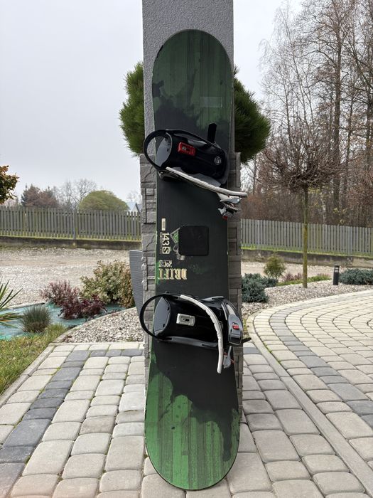 Deska snowboardowa Salomon 143cm