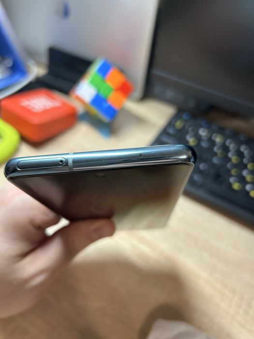 Samsung s20fe 8/256 на Snapdragon