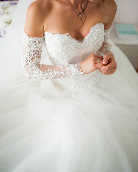 Весільне плаття / Весільна сукня