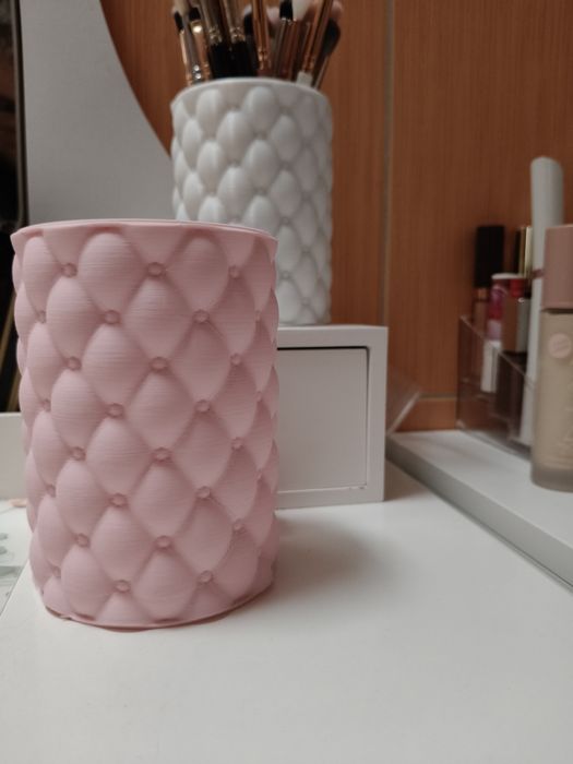 Organizer na pędzle / długopisy – elegancki pojemnik 3D z białego PETG
