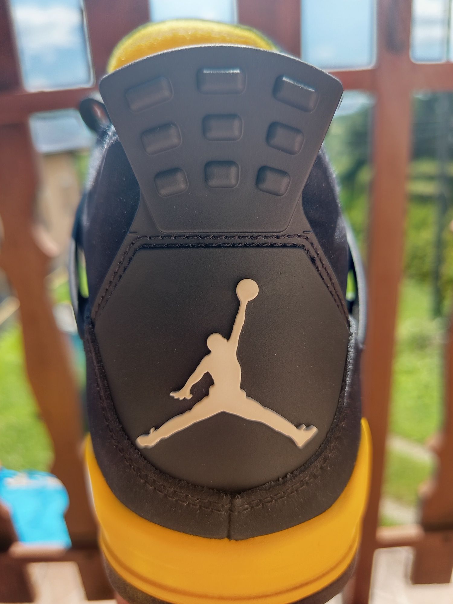Jordan 4 Yellow Thunder