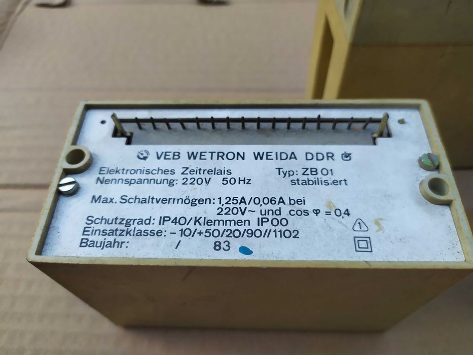 Одним лотом 3 немецких реле времени WETRON Weida ZB01, не дорого