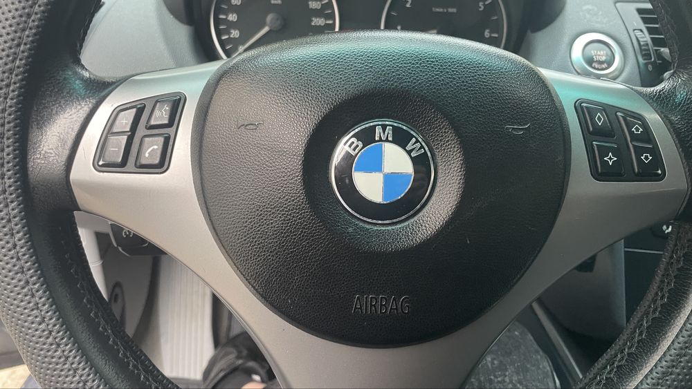 BMW E87 120i продам