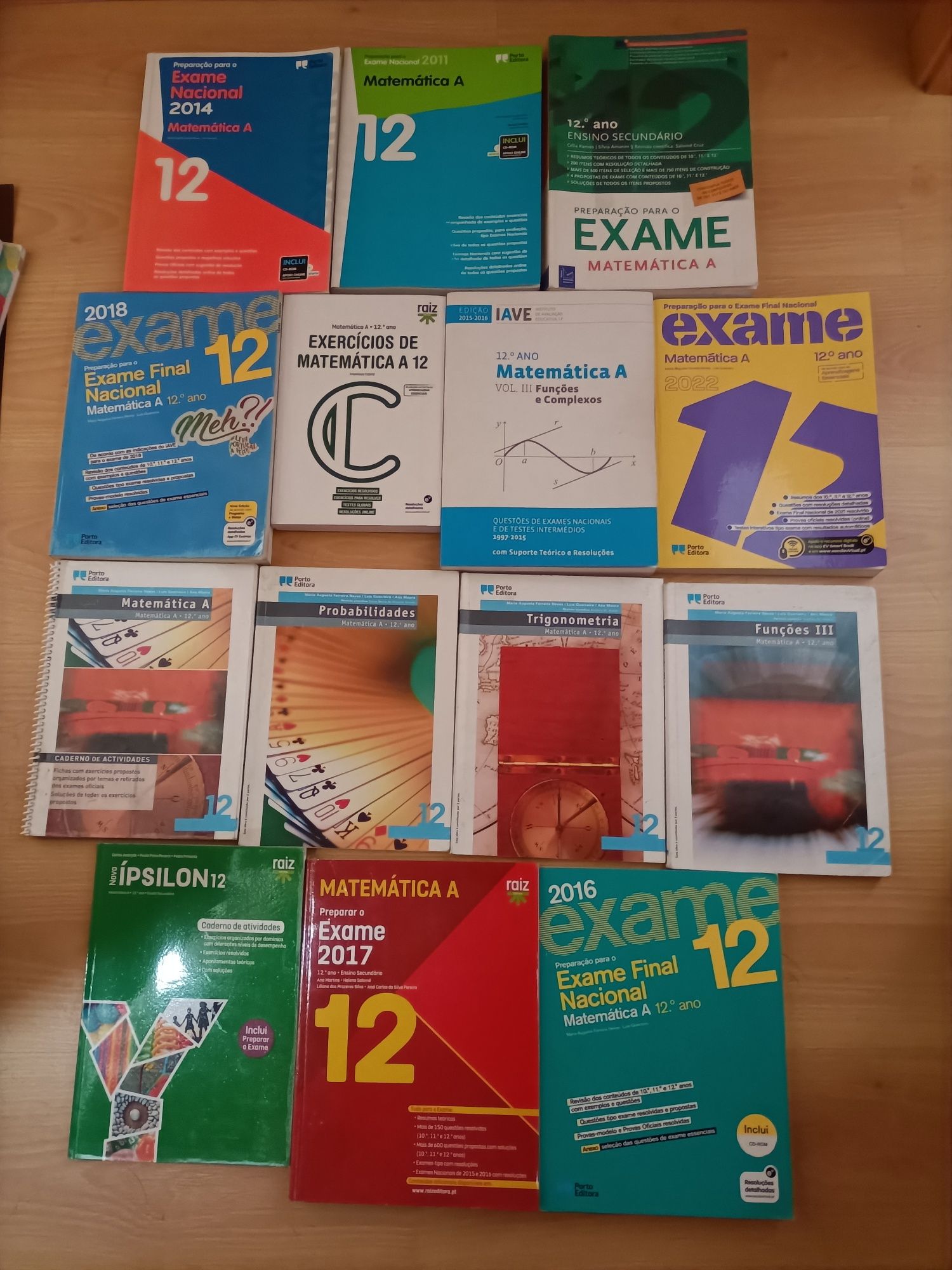 Livros de matemática 12, caderno de atividade ipsilon e para prepara