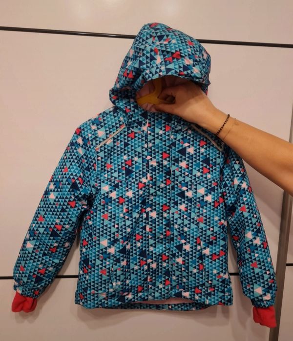 Kurtka przejściowa na dziewczynkę