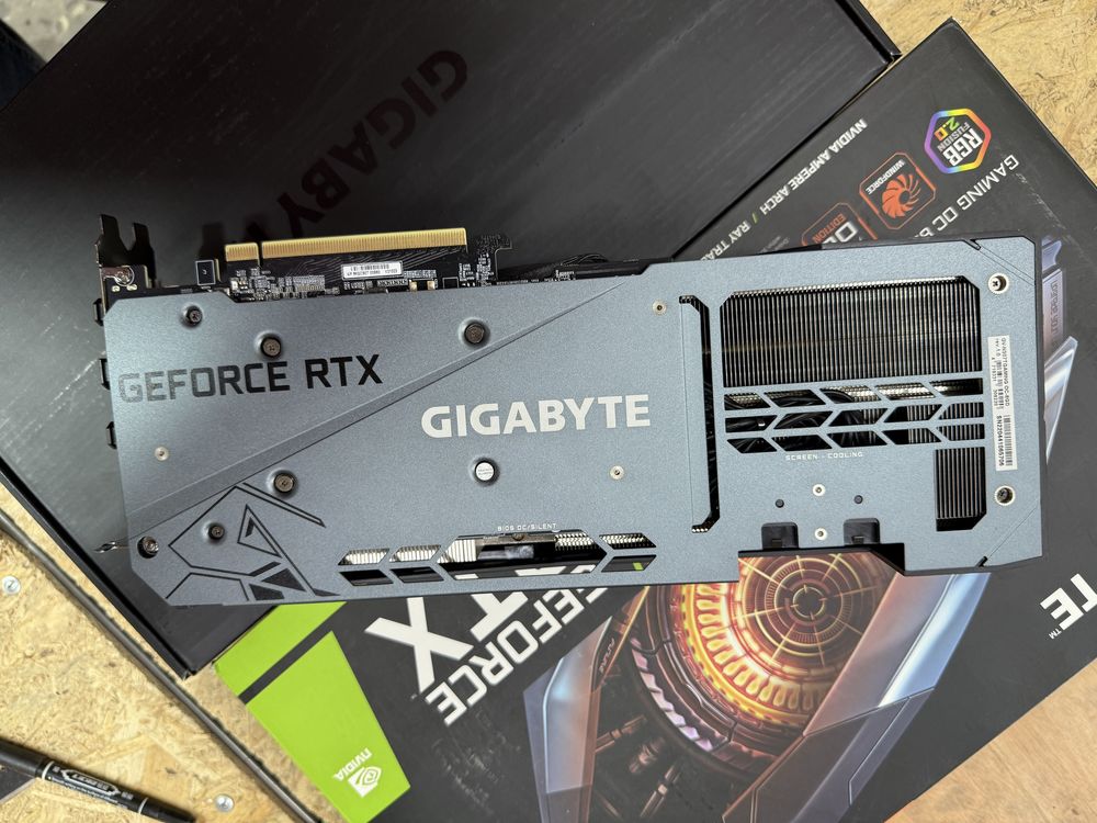 GIGABYTE GeForce RTX 3070 Ti gaming  OC 8G