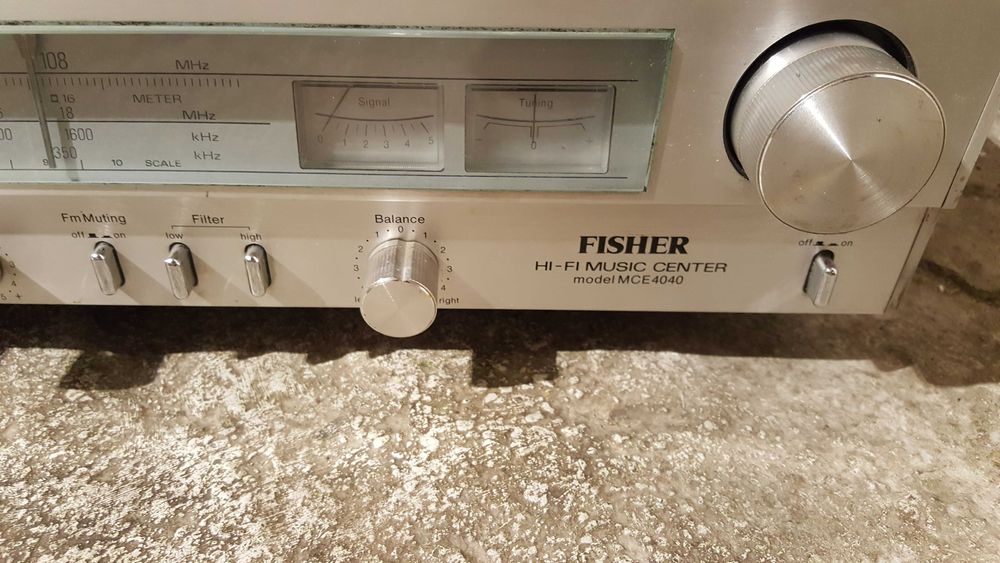 Fisher Hi-Fi Center MCE 4040 - Uszkodzony. Czytaj opis.