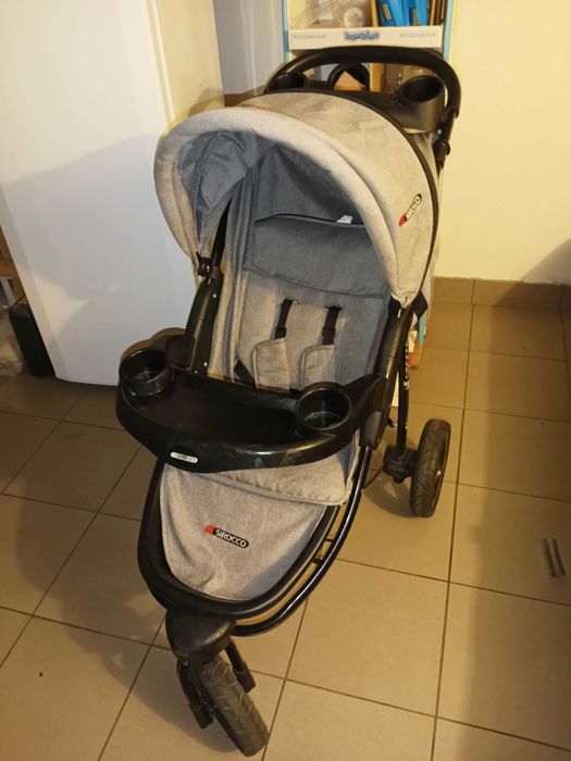 Sprzedam  wózek dziecięcy spacerówkę