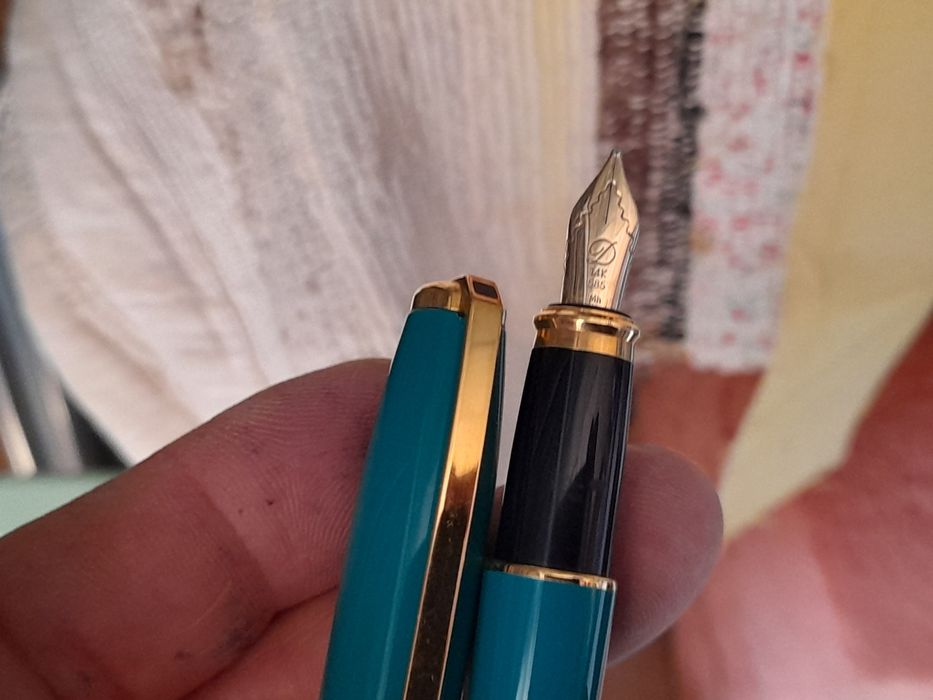 Caneta tinteiro STDupont Fidélio laca verde e ouro