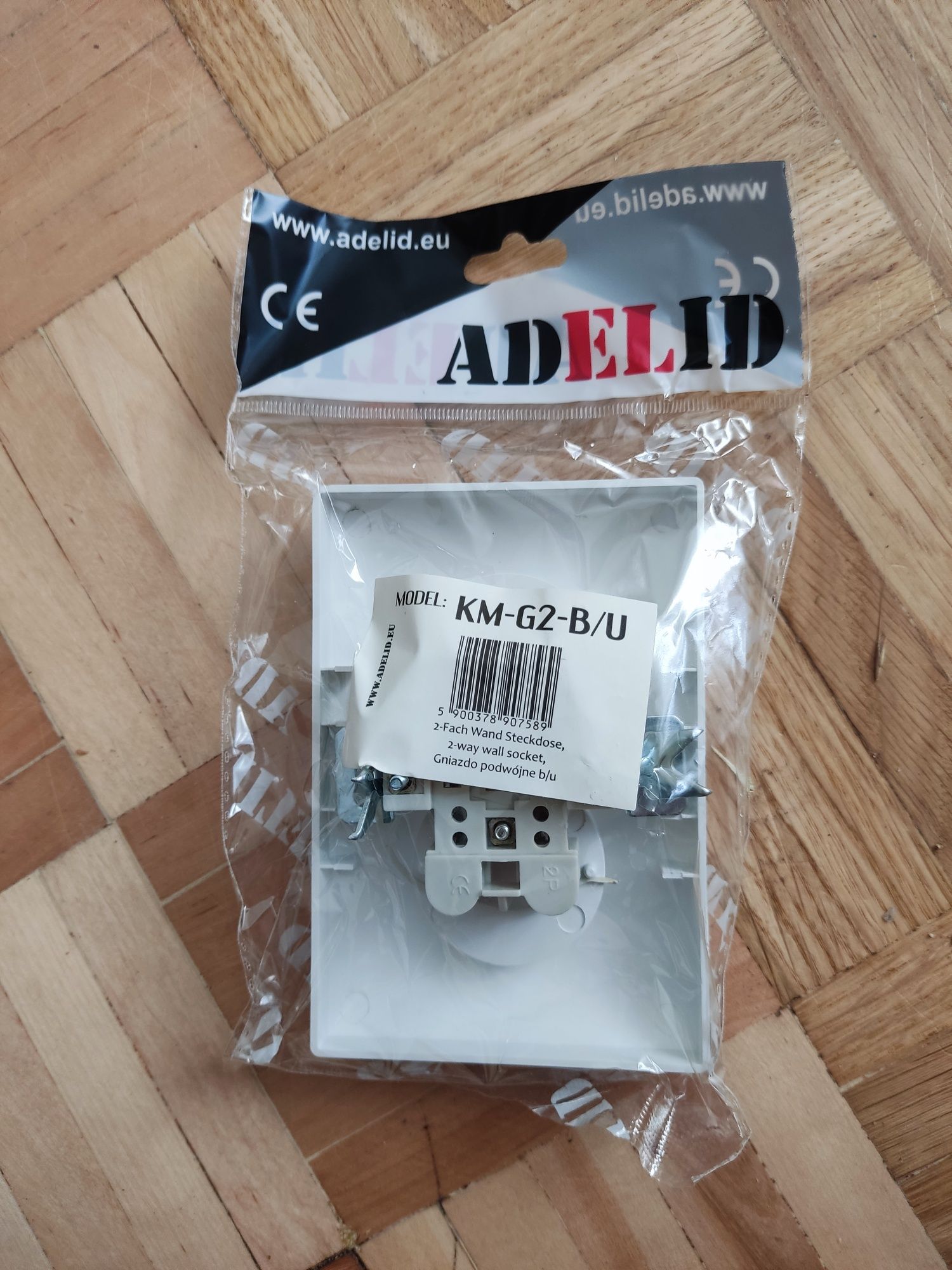 Gniazdo elektryczne podwójne