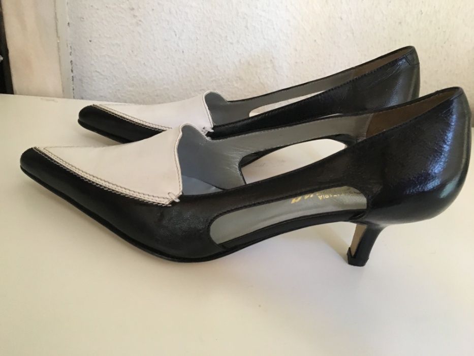 Sapatos Pretos e Brancos Senhora Novos em pele, nº 37,5