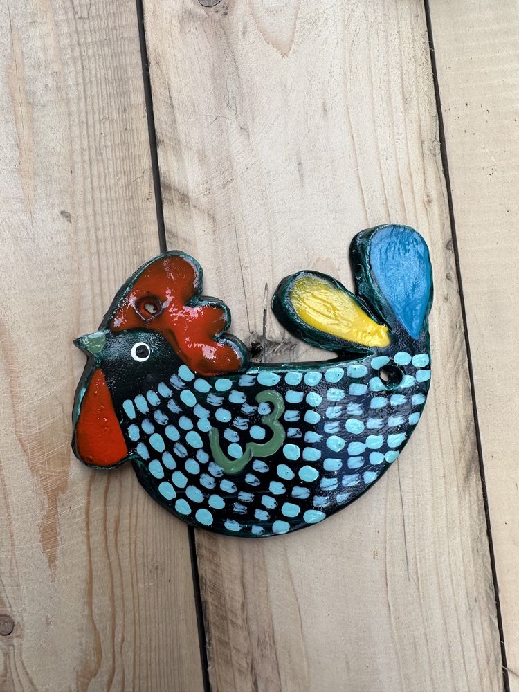 Zielony ceramiczny kogut zawieszka boho wielkanoc
