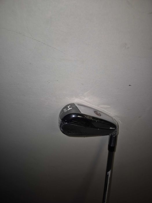 Golfe - Ferro 4 Hibrido 22 - TaylorMade