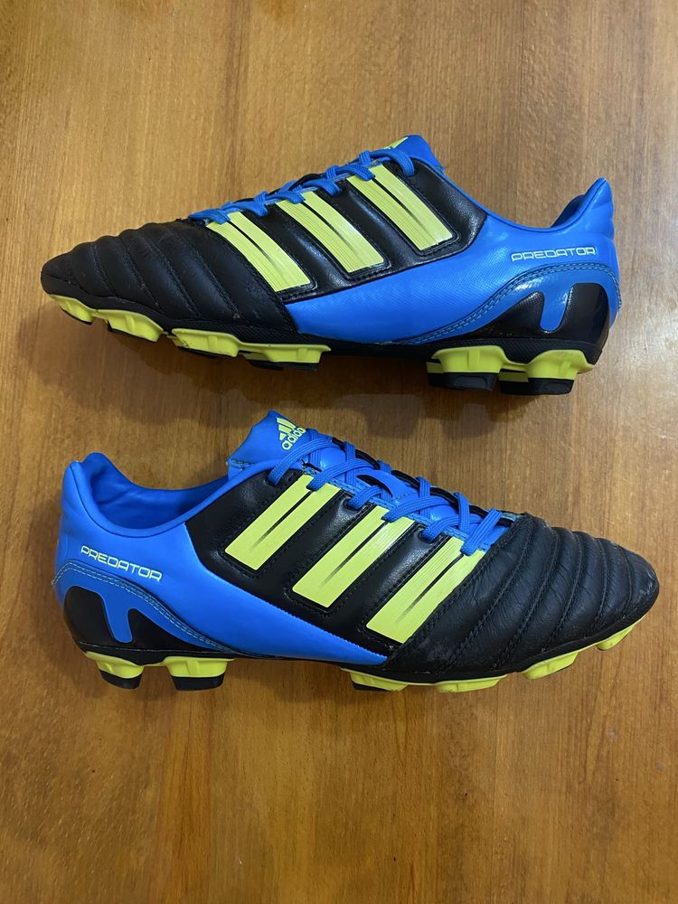 Футбольные бутсы adidas Predator