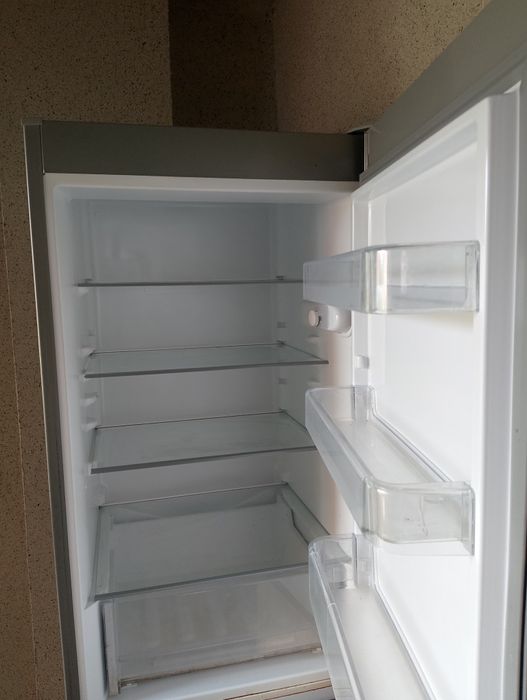 Lodówka POLAR Uszkodzona
