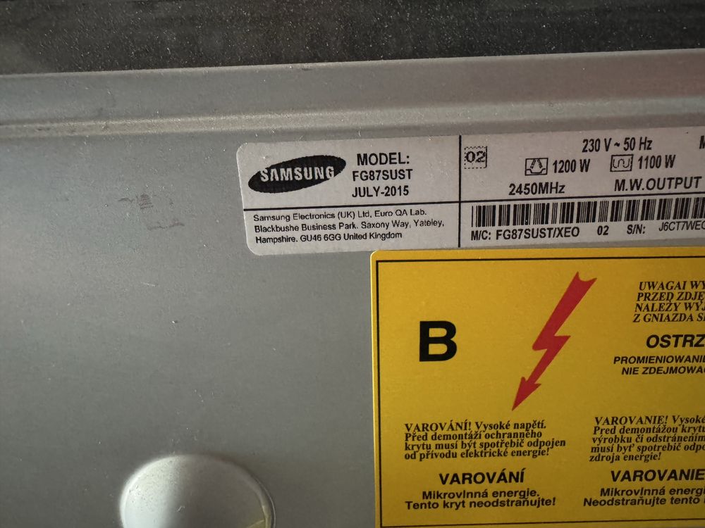 Mikrofalowka Samsung FG87SUST srebrna
