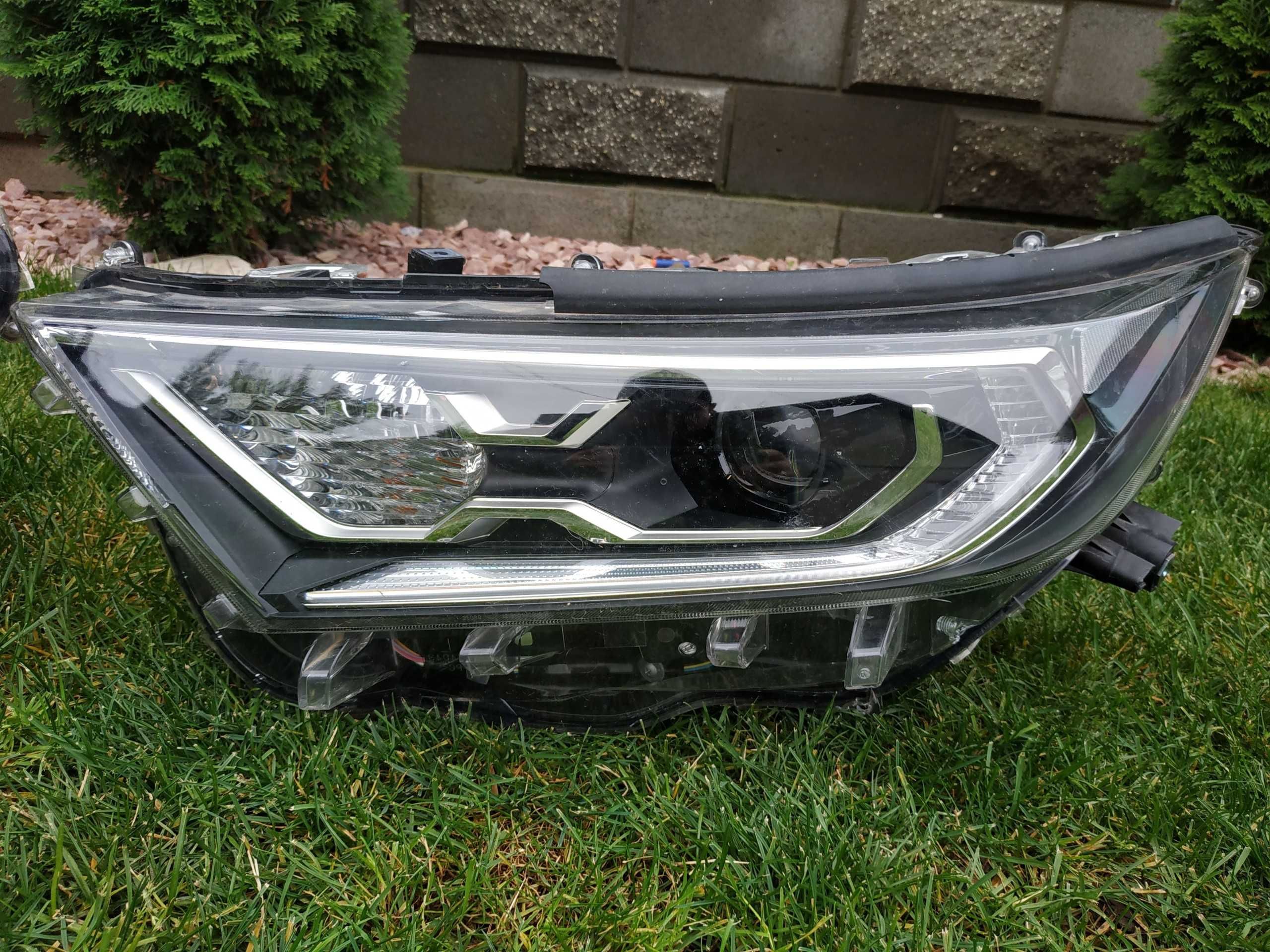 Toyota Rav 4 2019-2022 Фара FULL LED передняя левая правая европа