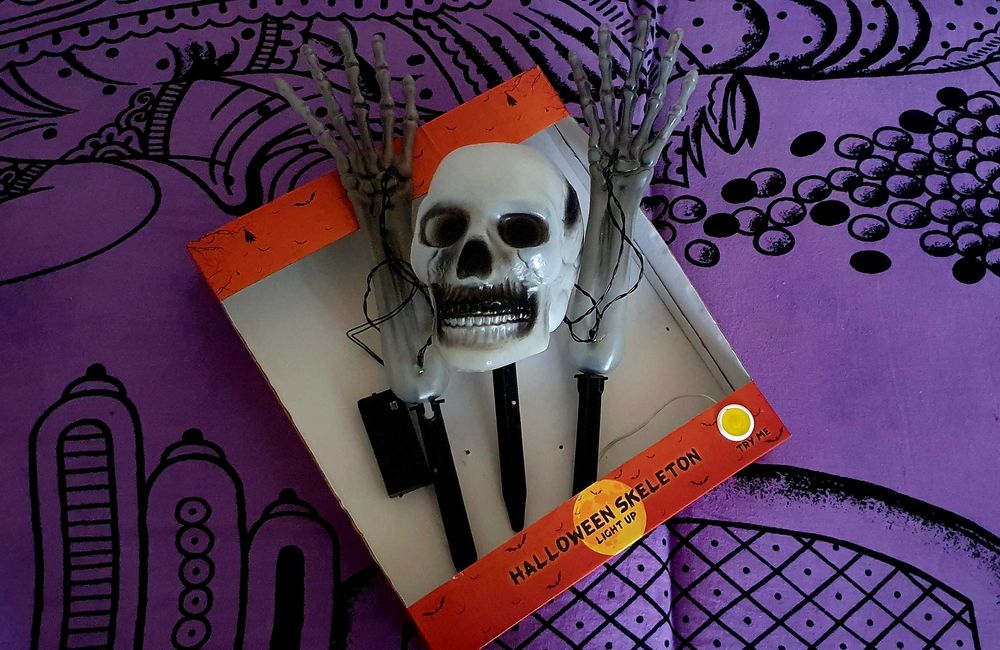 Czaszka i ręce, Szkielet, Kościotrup LED Halloween.
