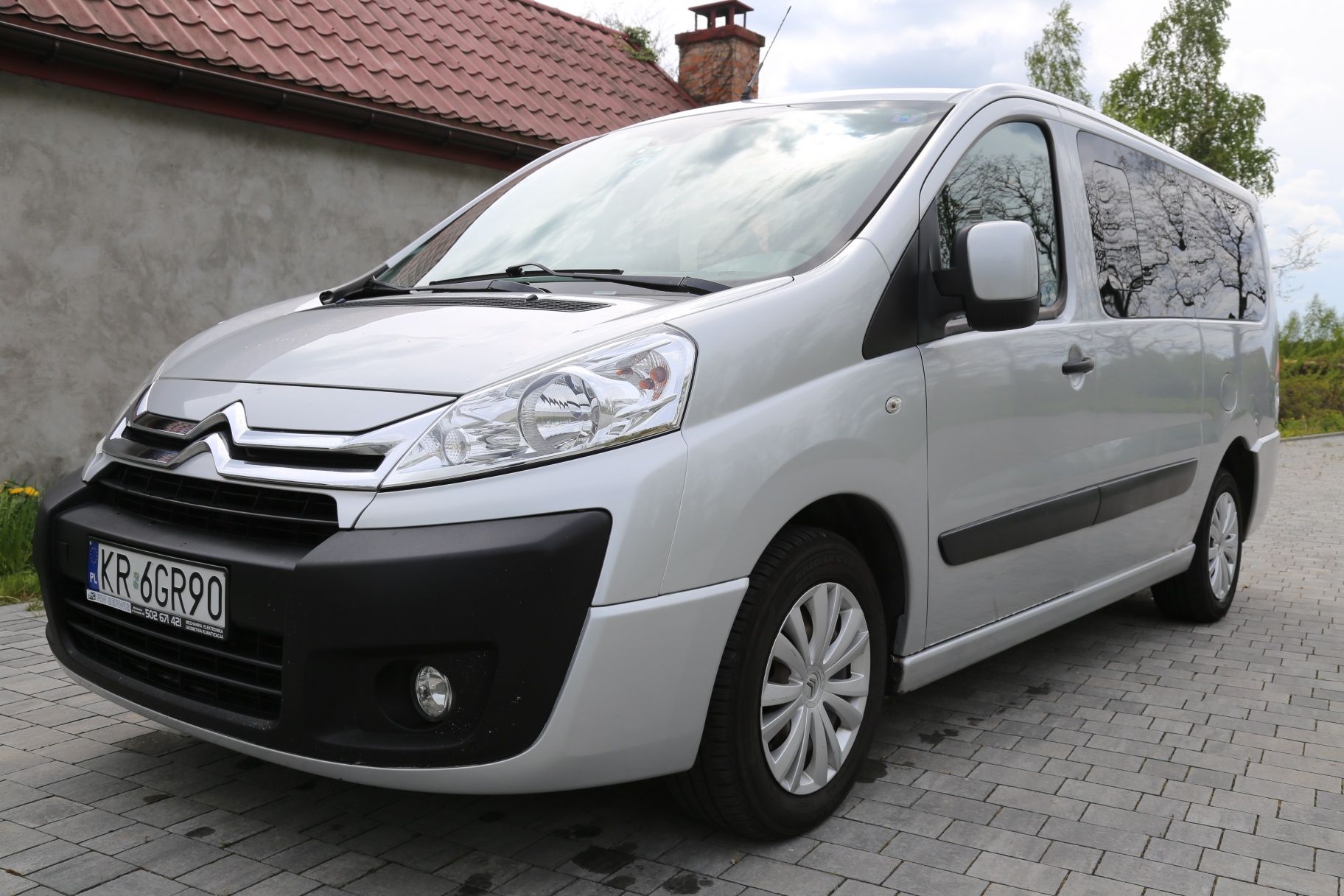Wynajem Busa 9 osób . Citroen Jumpy  2.0 HDi 128 km Wolne od 06 do 14