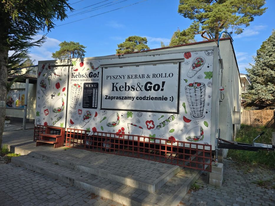 Przyczepa gastronomiczna z wyposażeniem