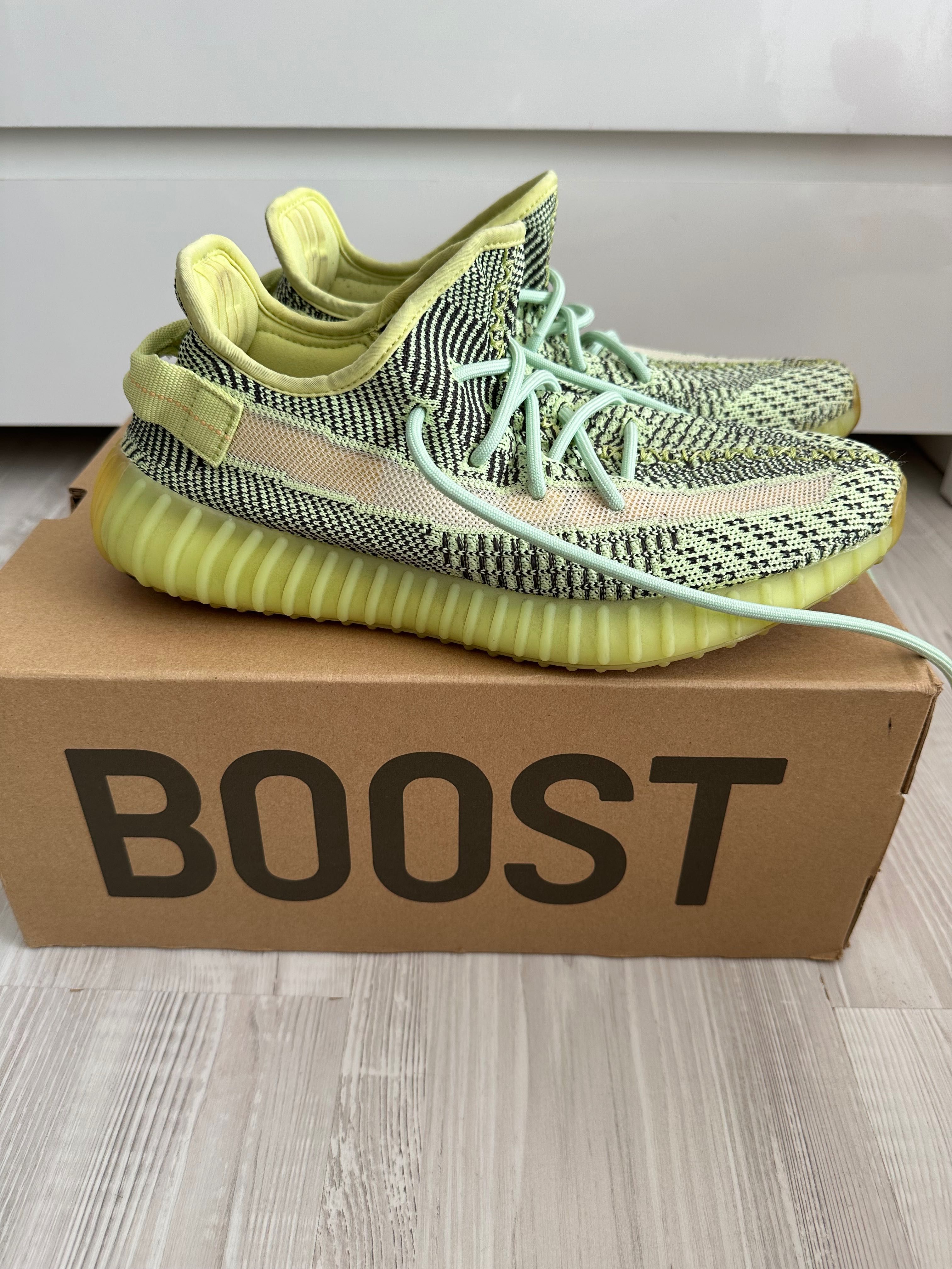 Adidas Yeezy Boost 350 V2 Yeezreel