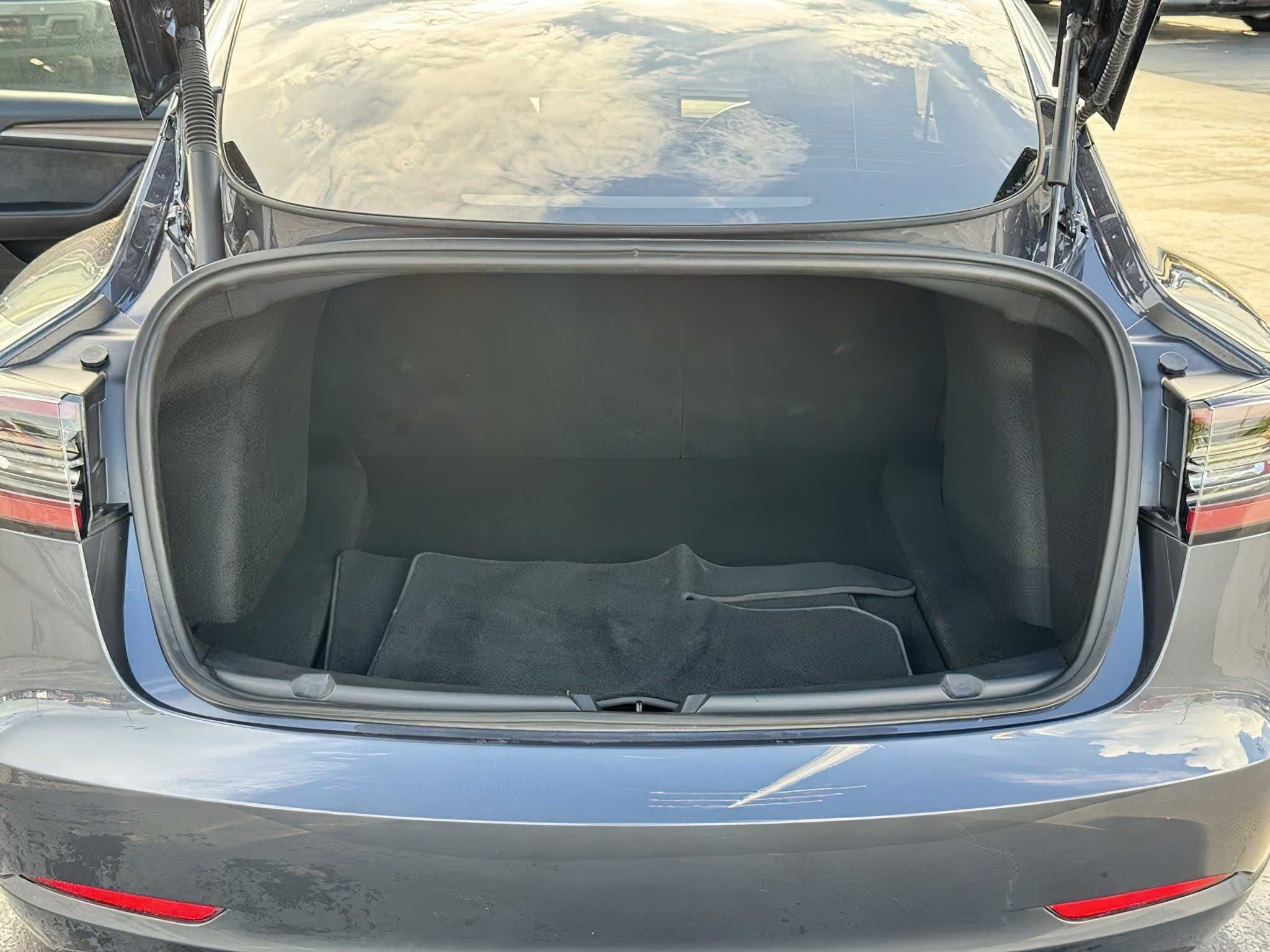 Tesla  Model 3 Long Range 2023