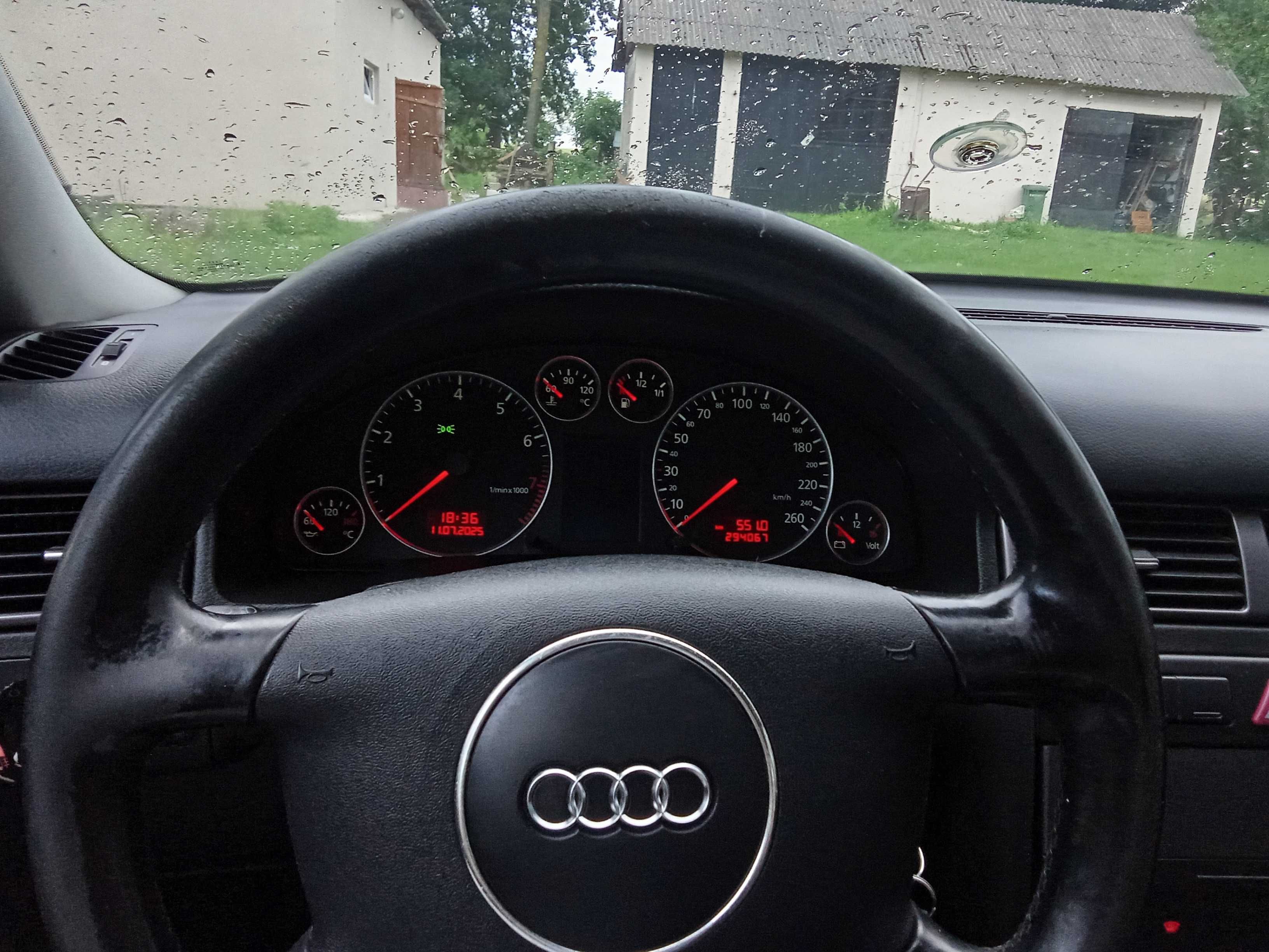 Audi A6 C5 2004 srebrny