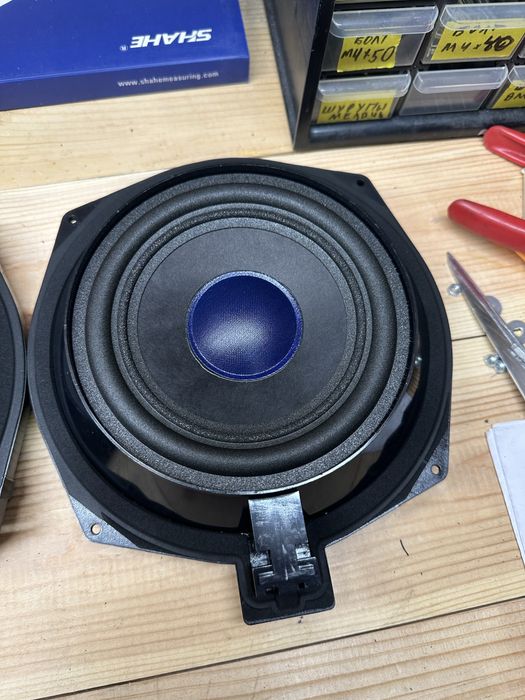 Нч динамики, сабы под сидения Philips, сняты с системы Hi Fi