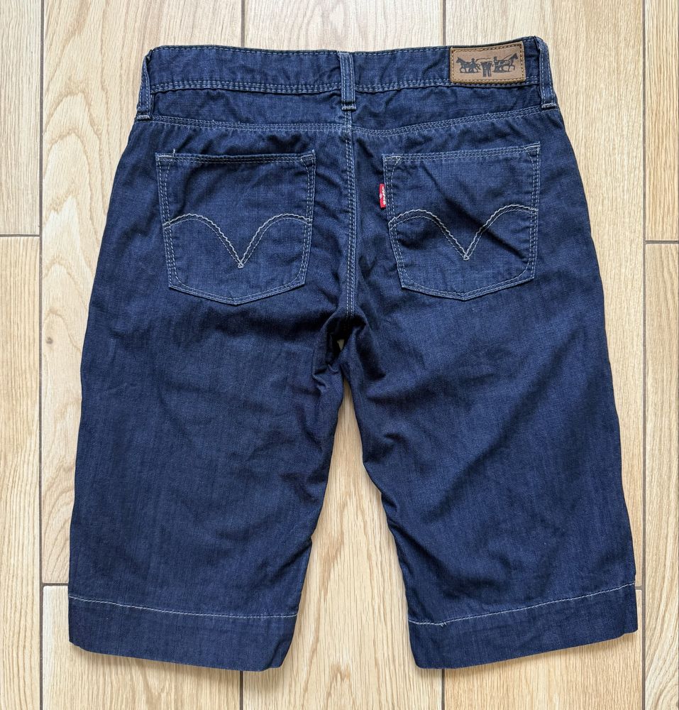 Granatowe jesnaowe szorty Levis 26