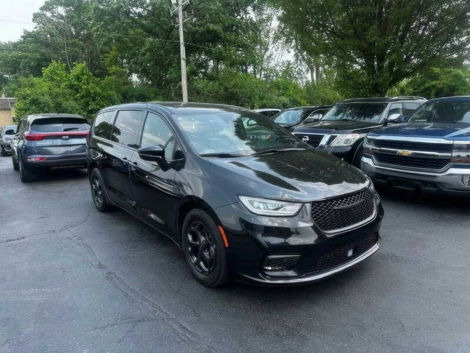 Chrysler Pacifica      2022