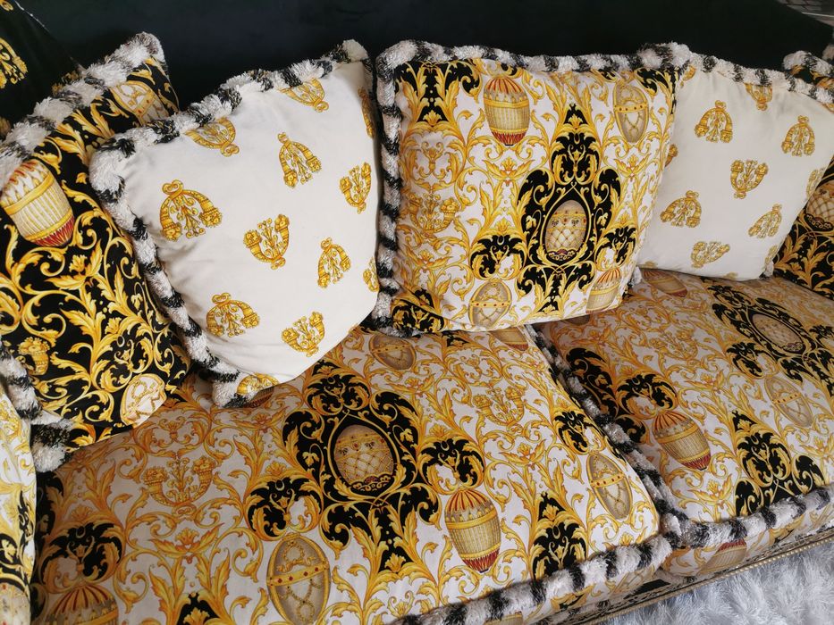 Okazja, luksusowa włoska sofa i stolik Versace