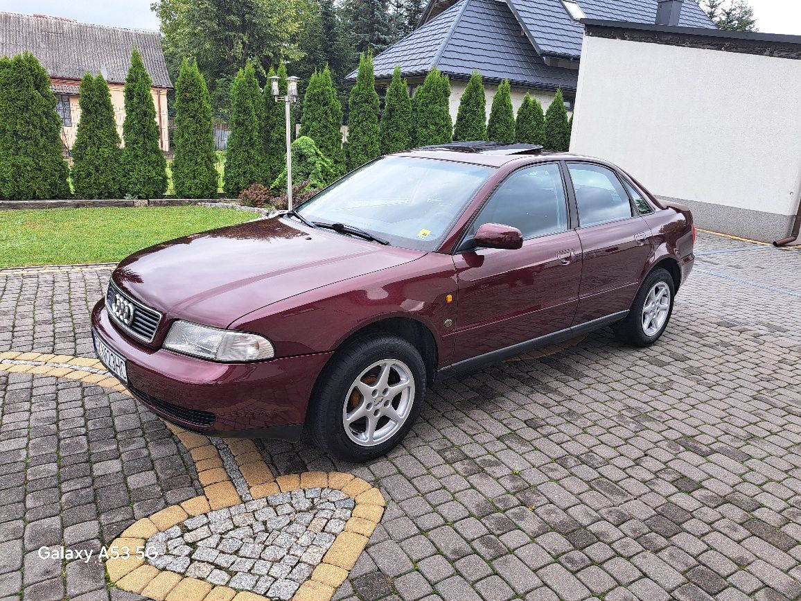 AUDI A4 1.6 b pierwszy właściciel od 21  lat LAKIER ORYGINAŁ zadbany