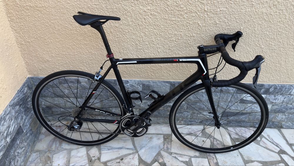 Focus Izalco Max Ultegra 11v