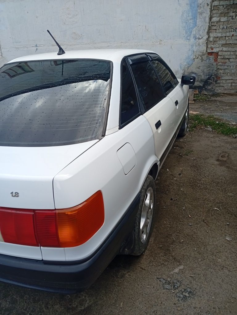 Продажа  автомобиля Ауди 80 Б3