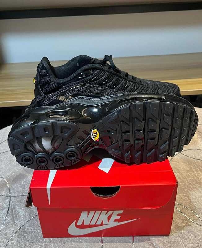 ButyDamskieNikeAirMaxTNPlusBlack nowy rozmiar.39