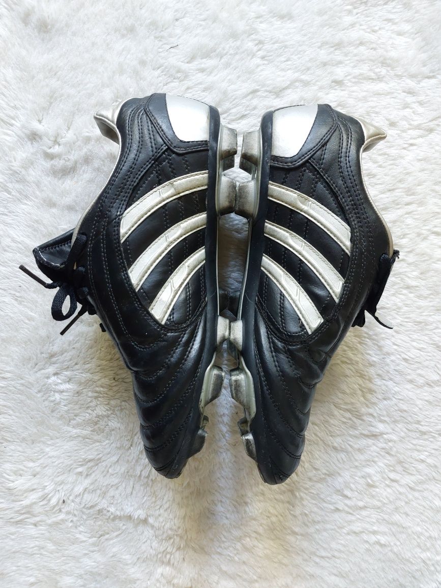 Czarne korki Adidas 40 buty do gry w piłkę nożną adidas 40 buty korki