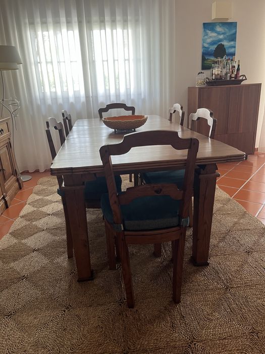 Mesa de jantar e cadeiras em carvalho maciço