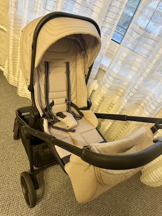 Універсальна коляска Carrello Epica 2025 року, 2 в 1