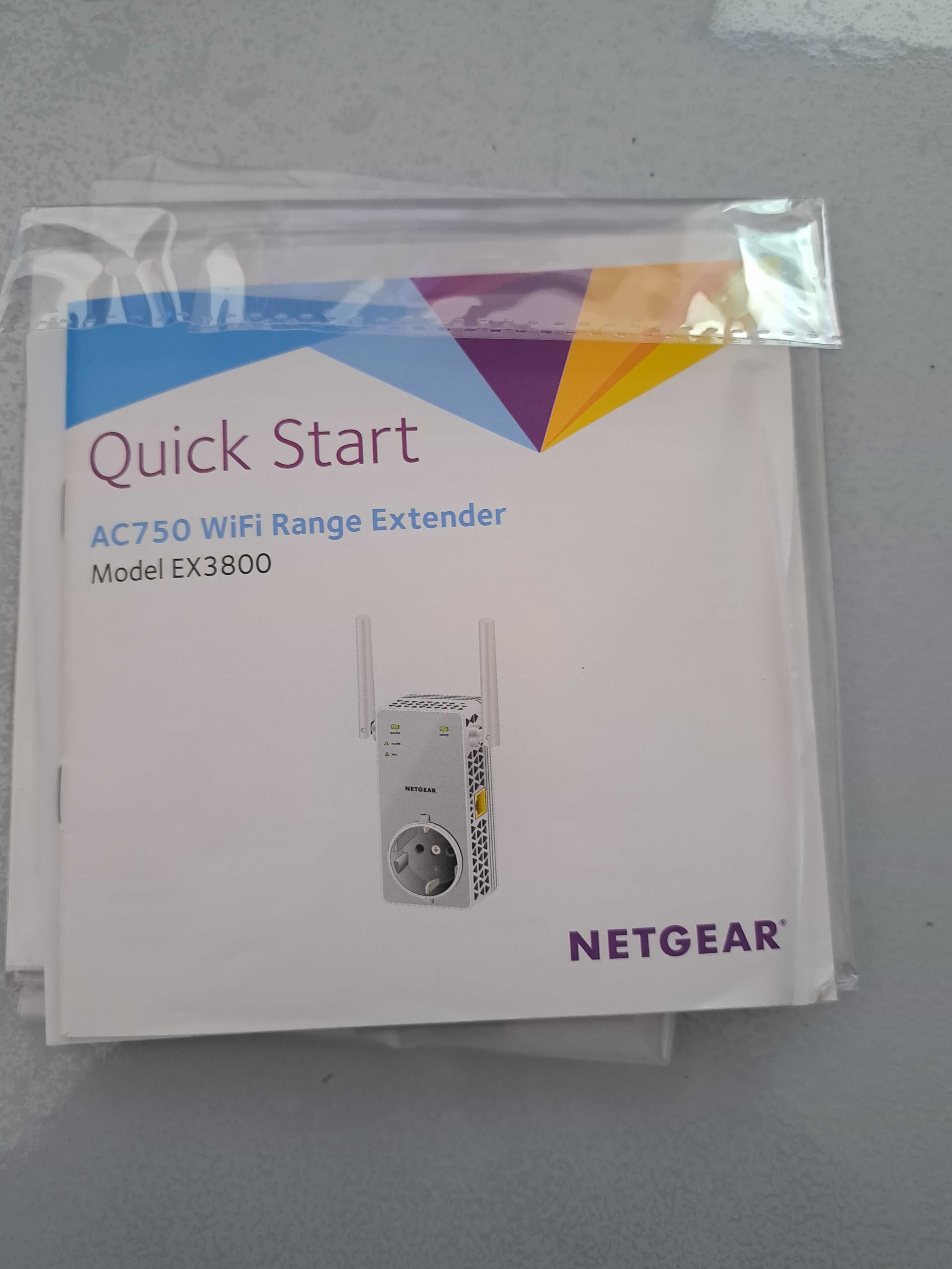 Wi-Fi Extender NETGEAR com tomada 2.4 / 5 GHz 750 Mbps