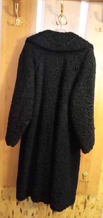 Шуба женская,  каракулевая