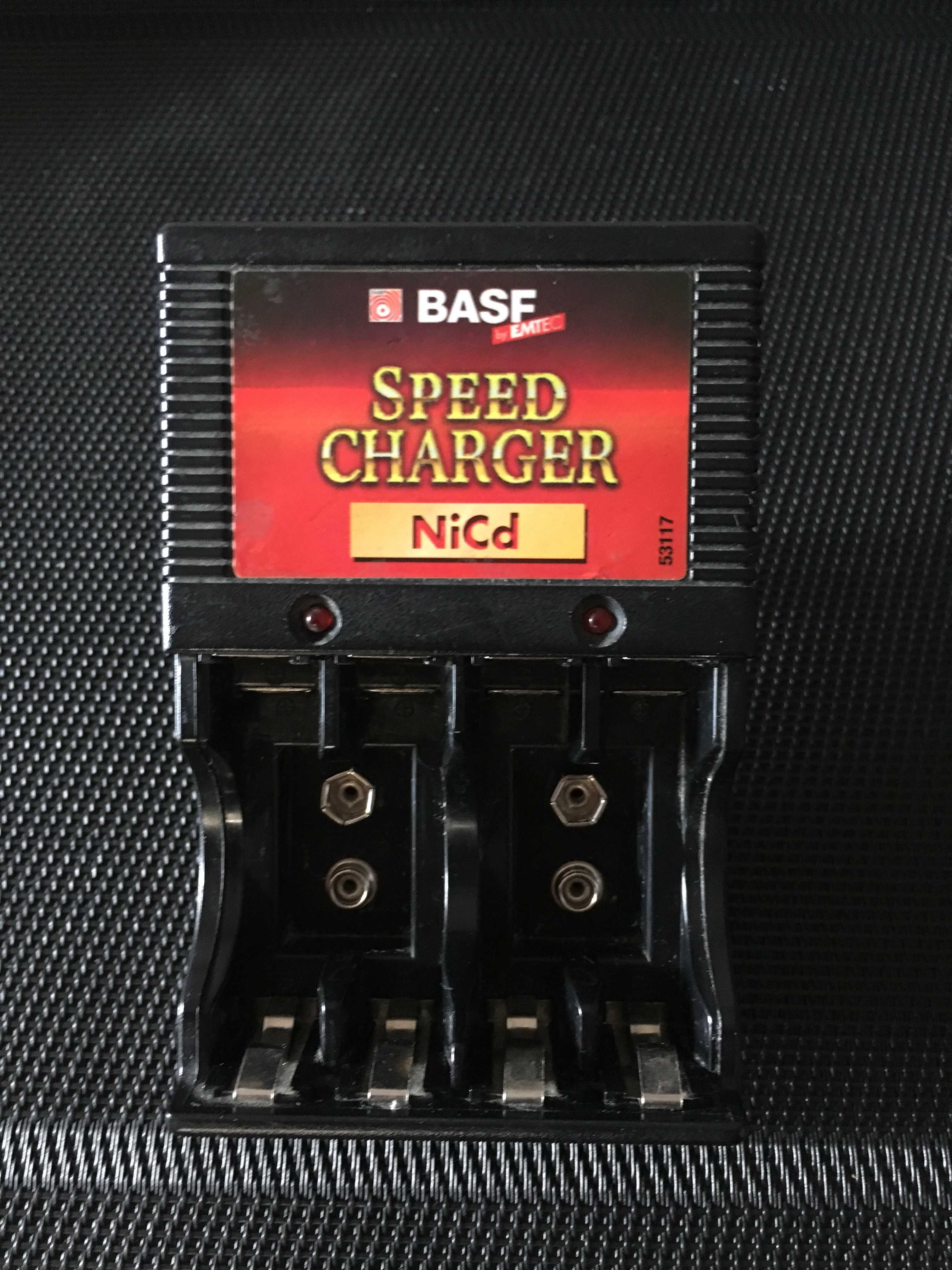Зарядное устройство BASF NiCd для аккумуляторов AAA, AA, Крона