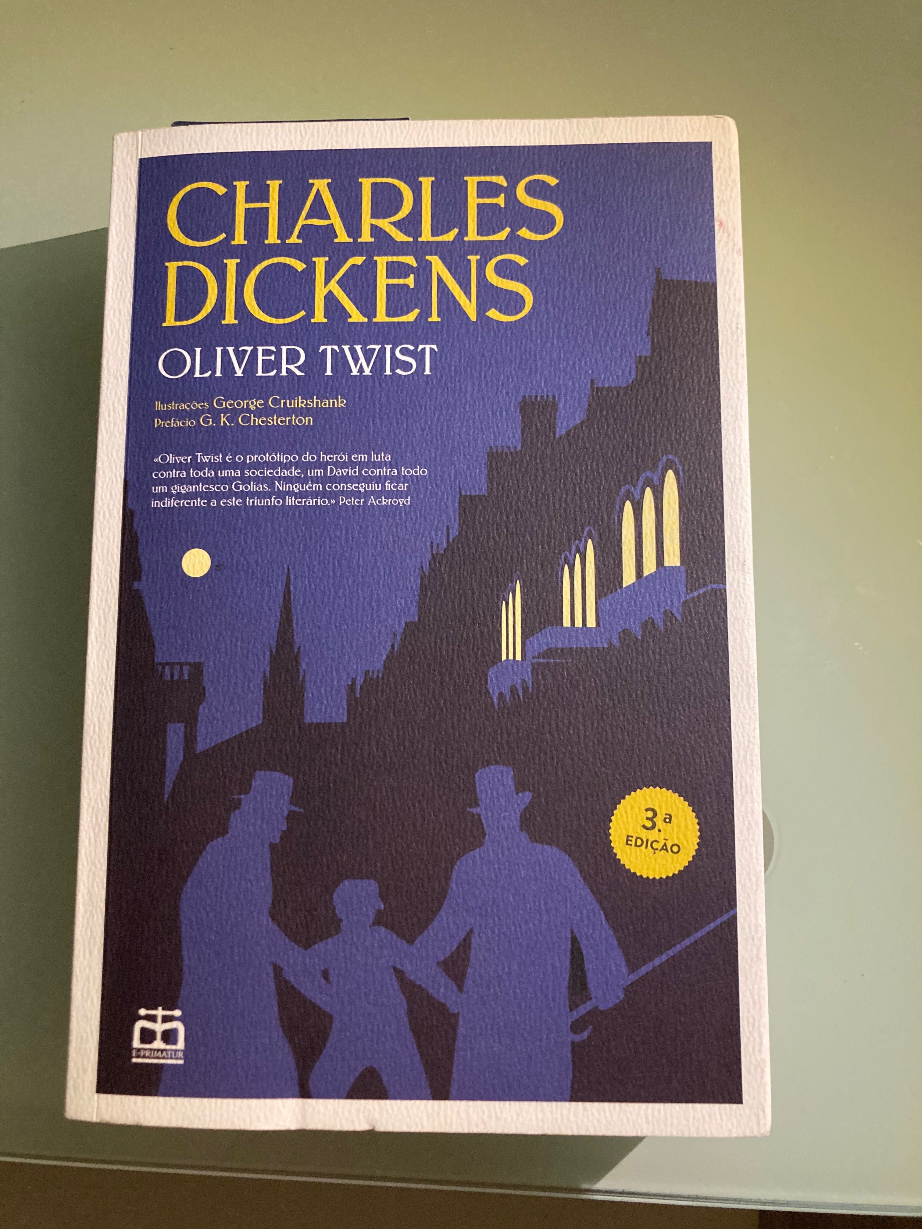 Livro- Oliver Twist de Charles Dickens
