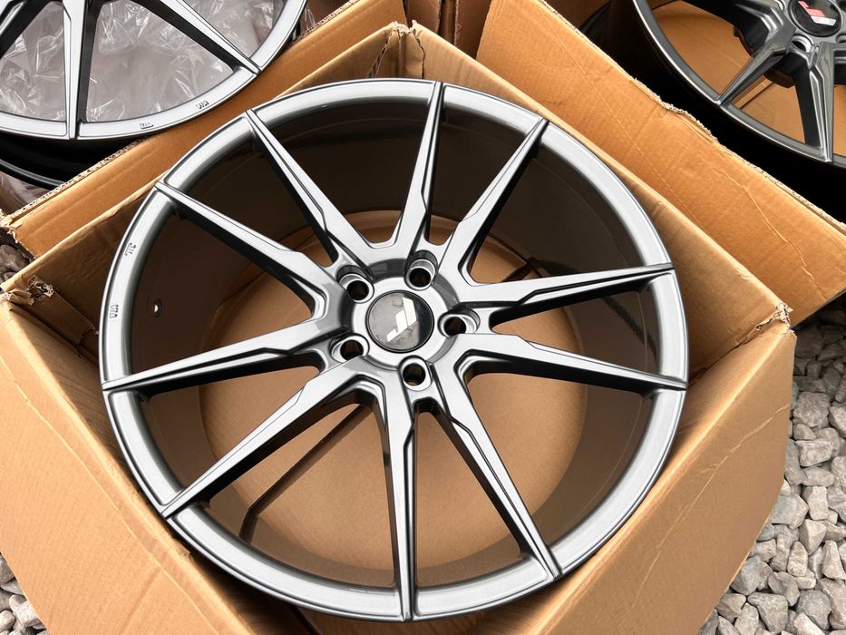 Japan Racing Різноширокі 10j-8.5j R20 5x114.3 JR21 титани литы диски