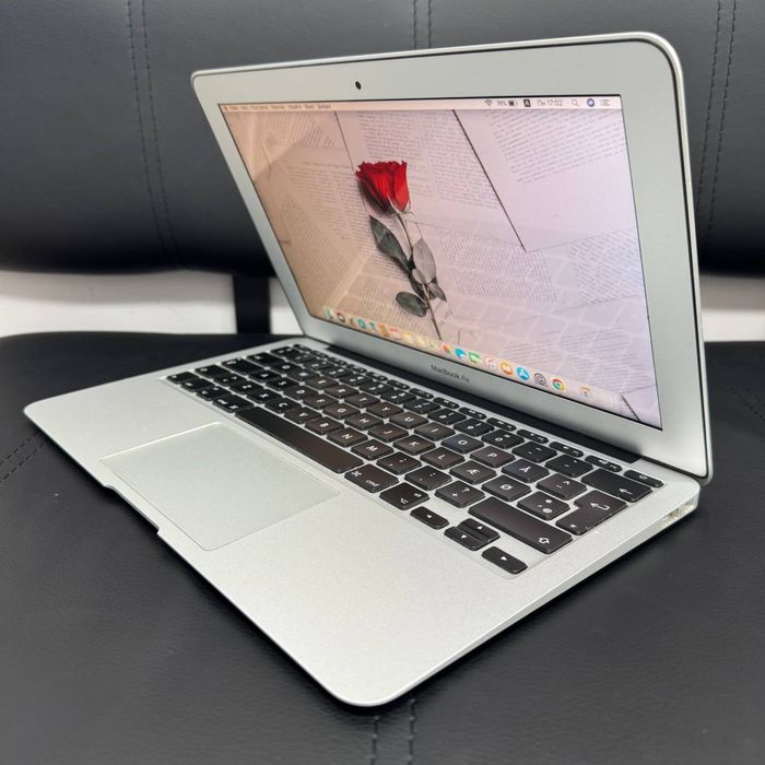 Apple MacBook Air A1370 (11,6” HD/i5-2467u/4Gb/128GbSSD/100% 1 цикл.)